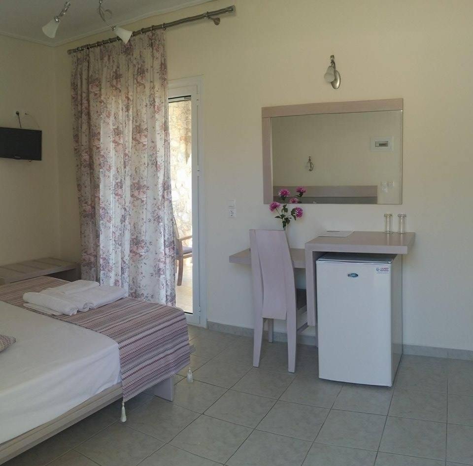 Voula Resort Elafonissos Quarto foto